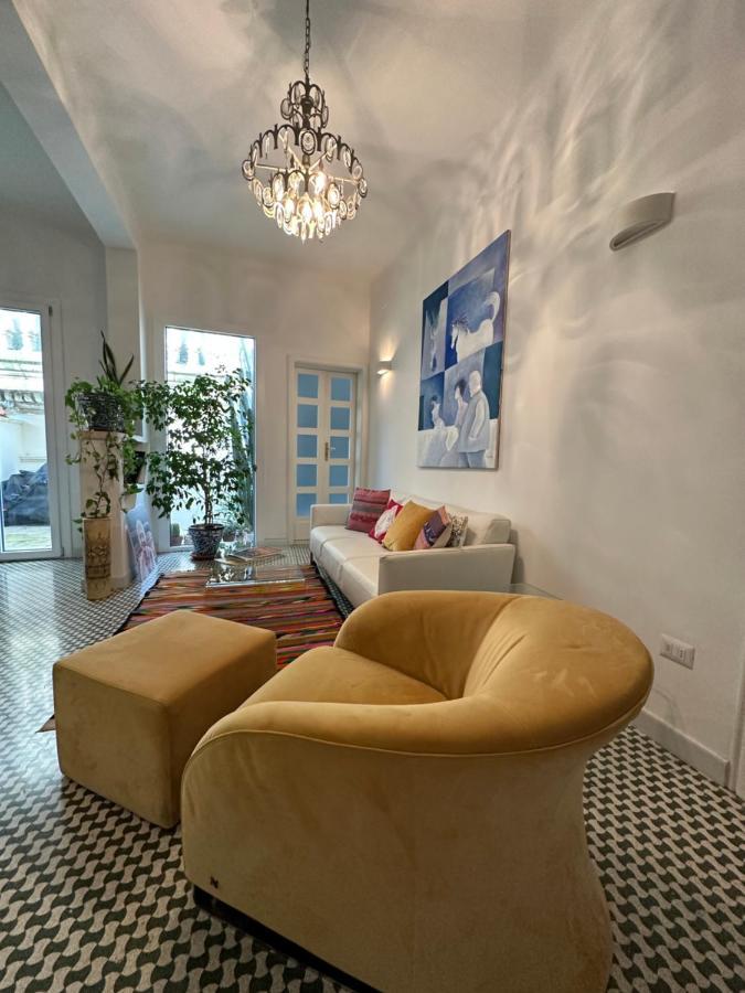 Charming With Baroque View - *